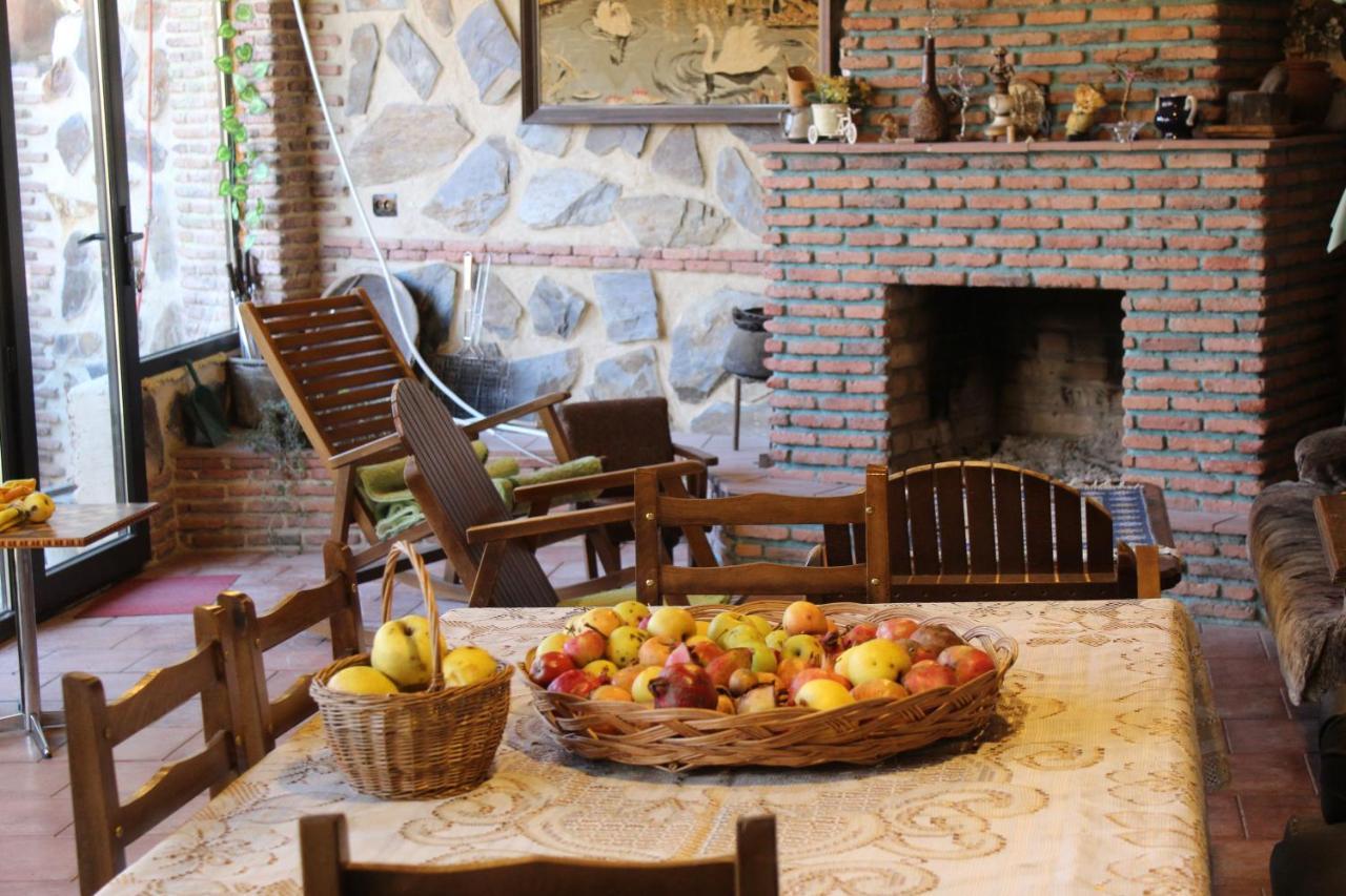 Guest House Poligloti Telavi Exteriér fotografie