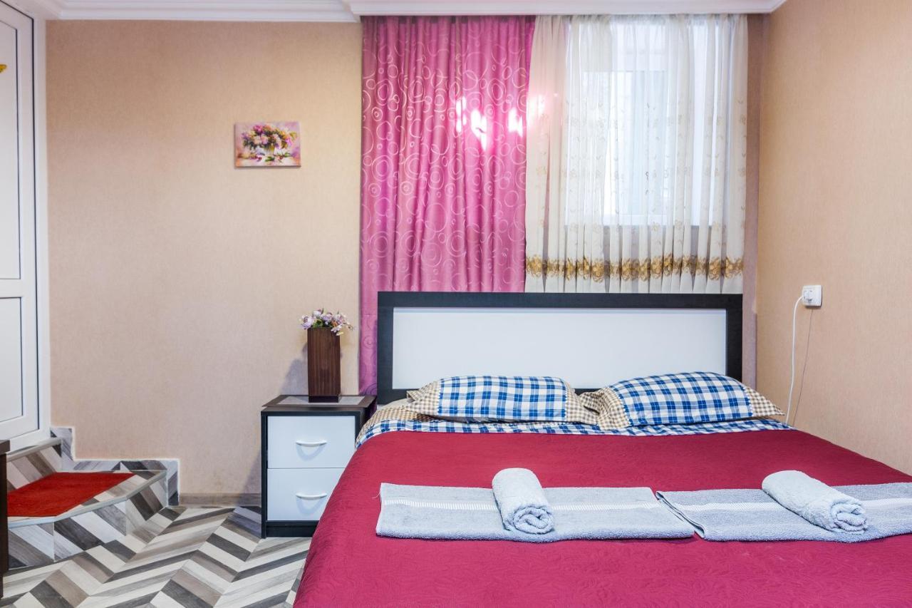 Guest House Poligloti Telavi Exteriér fotografie