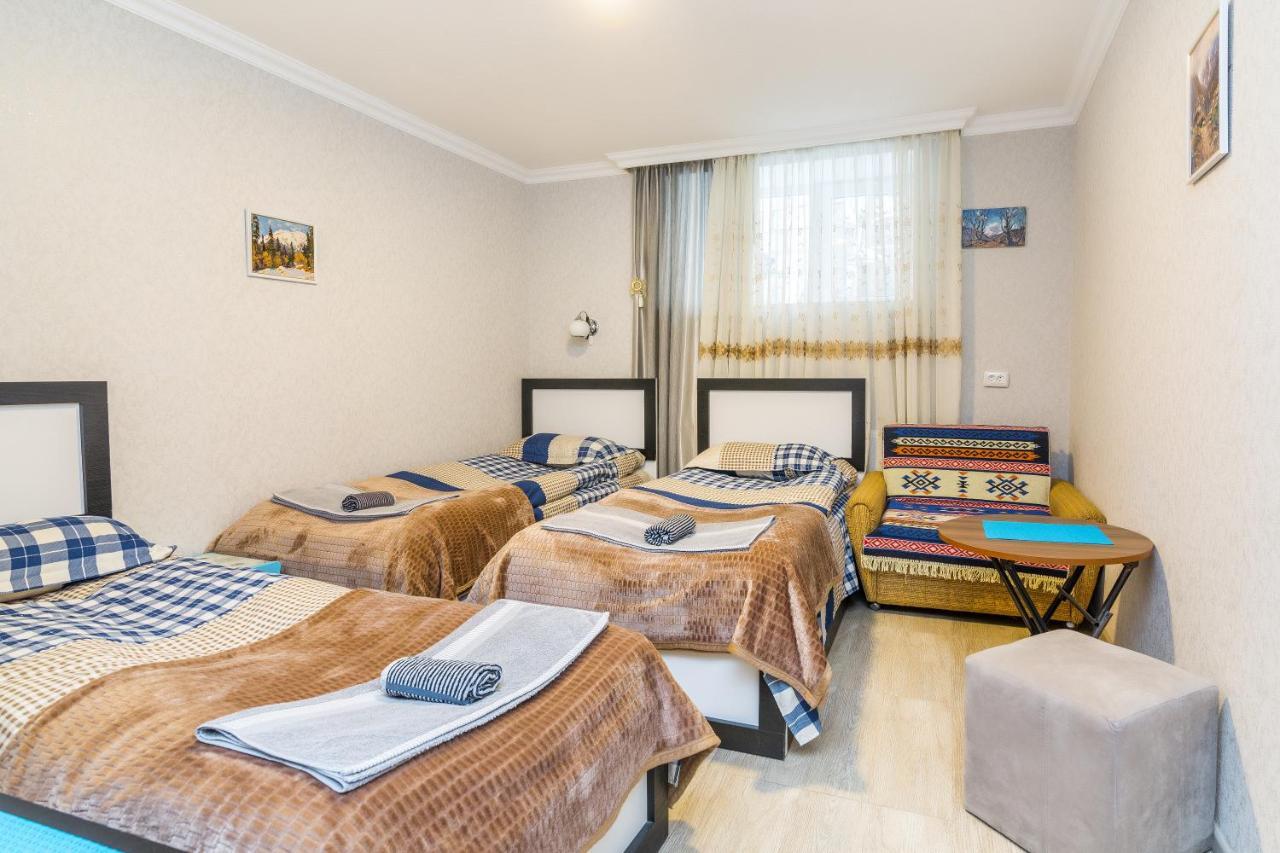 Guest House Poligloti Telavi Exteriér fotografie