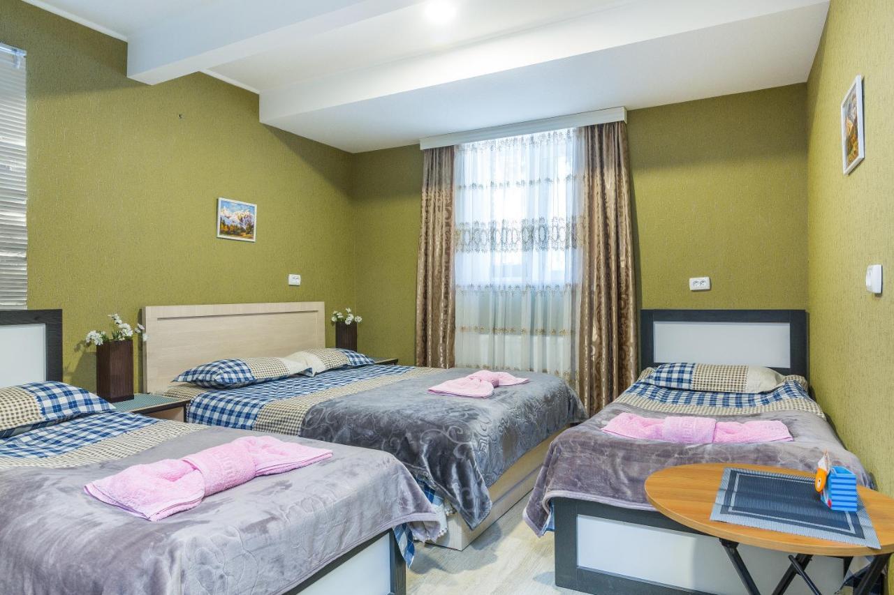 Guest House Poligloti Telavi Exteriér fotografie